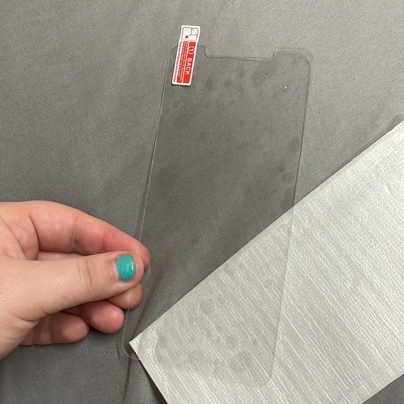 I’m selling an unused iPhone 11 Pro Max screen protector. - Picture 4 of 6